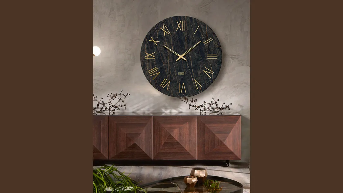 Orologio da muro in vetro serigrafato effetto marmo Portofino di Riflessi