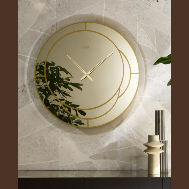 Orologio da muro realizzato in cristallo specchiante bronzato con serigrafia oro Positano di Riflessi