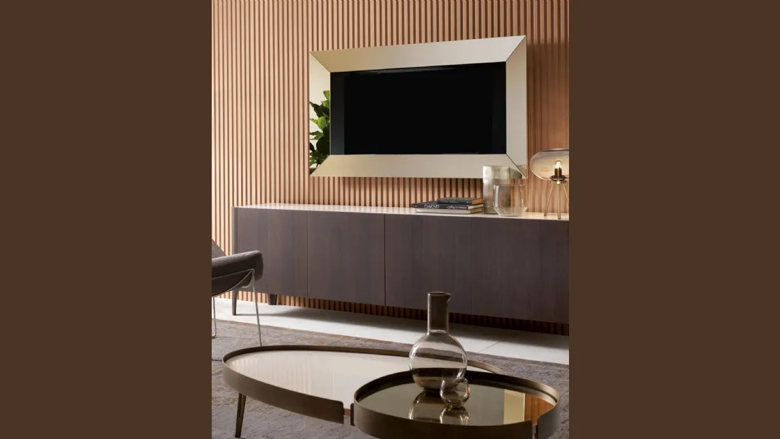Specchio da parete in vetro semiriflettente con alloggio per televisore Mirror TV di Riflessi