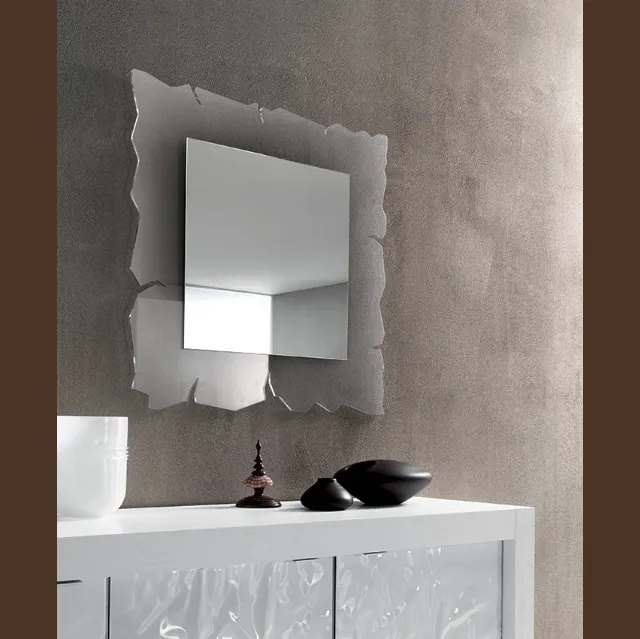 Specchio di design realizzato con cornice in metacrilato trasparente Vision di Riflessi