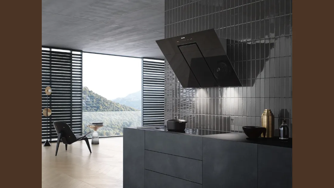 Cappa Aspirante DA6498W Pure Black a parete con comandi Touch di Miele