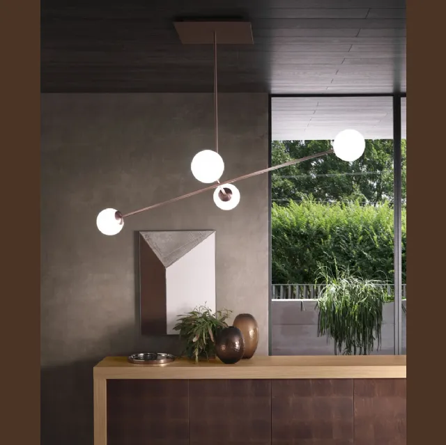 Lampada a sospensione Meridian S4 in metallo con 4 globi in vetro bianco satinato di Riflessi