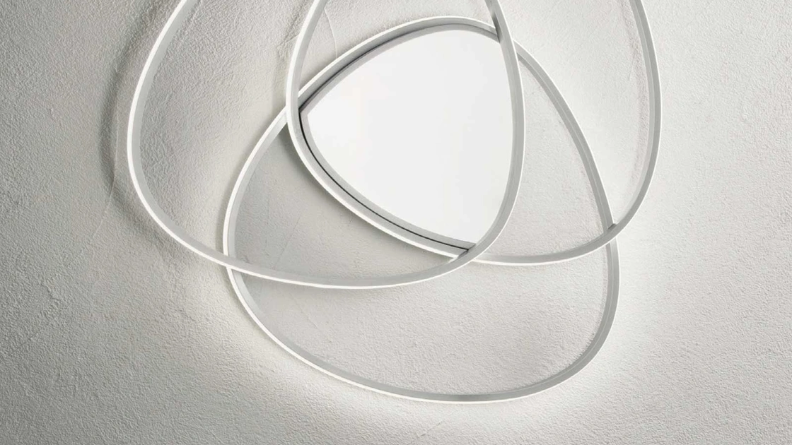 Lampada a parete Rose in metallo di Ondaluce