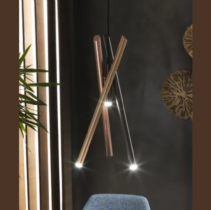 Lampada a sospensione Shangai S3 composta da tre tubolari metallici verniciati con trattamento satinato galvanico di Riflessi