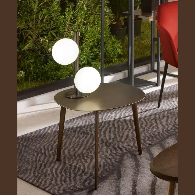 Lampada Twist da Tavolo in metallo verniciato di Riflessi