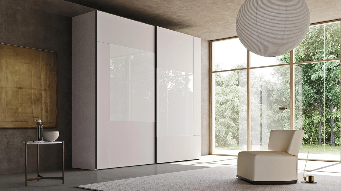 Armadio con ante scorrevoli Comp N27 in vetro laccato opaco e lucido di Mobilgam