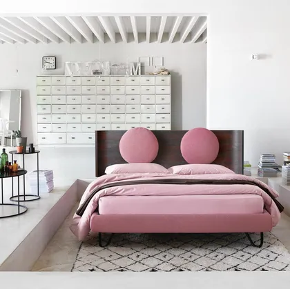 Letto Hugh One con testiera in Noce di Noctis