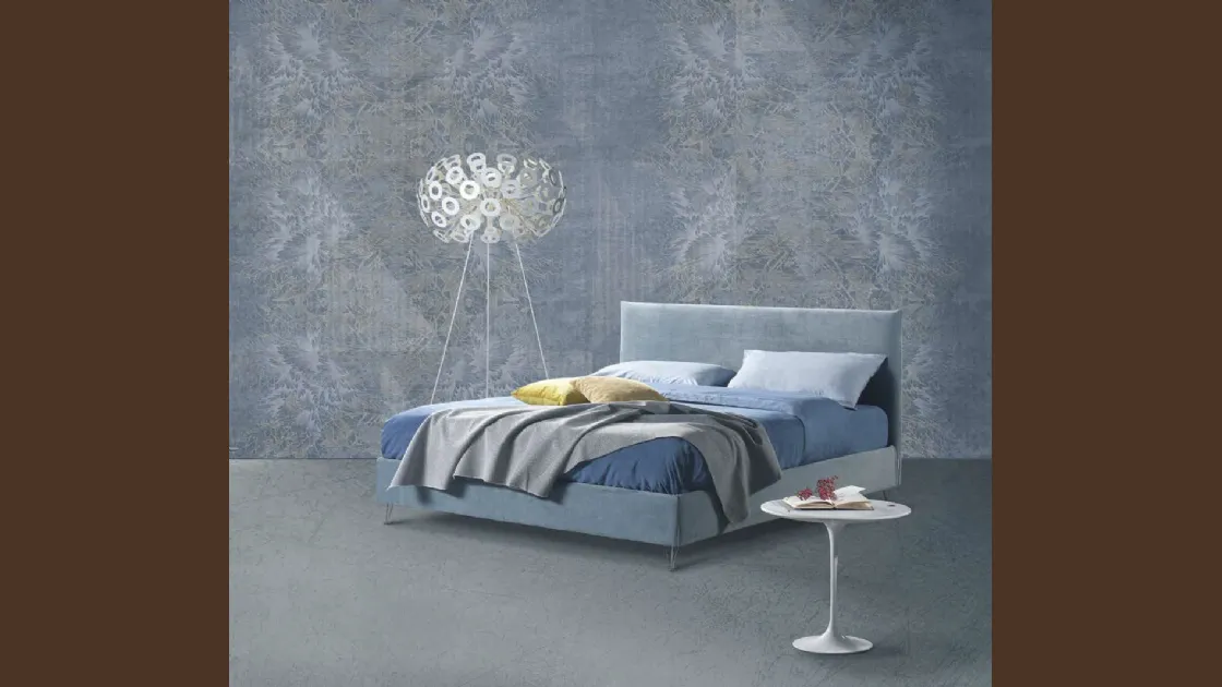 Letto in tessuto con testiera Perseo di Lettissimi