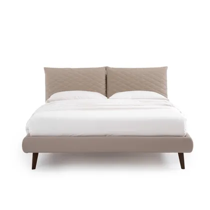 Letto con testiera trapuntata So Regular di Noctis