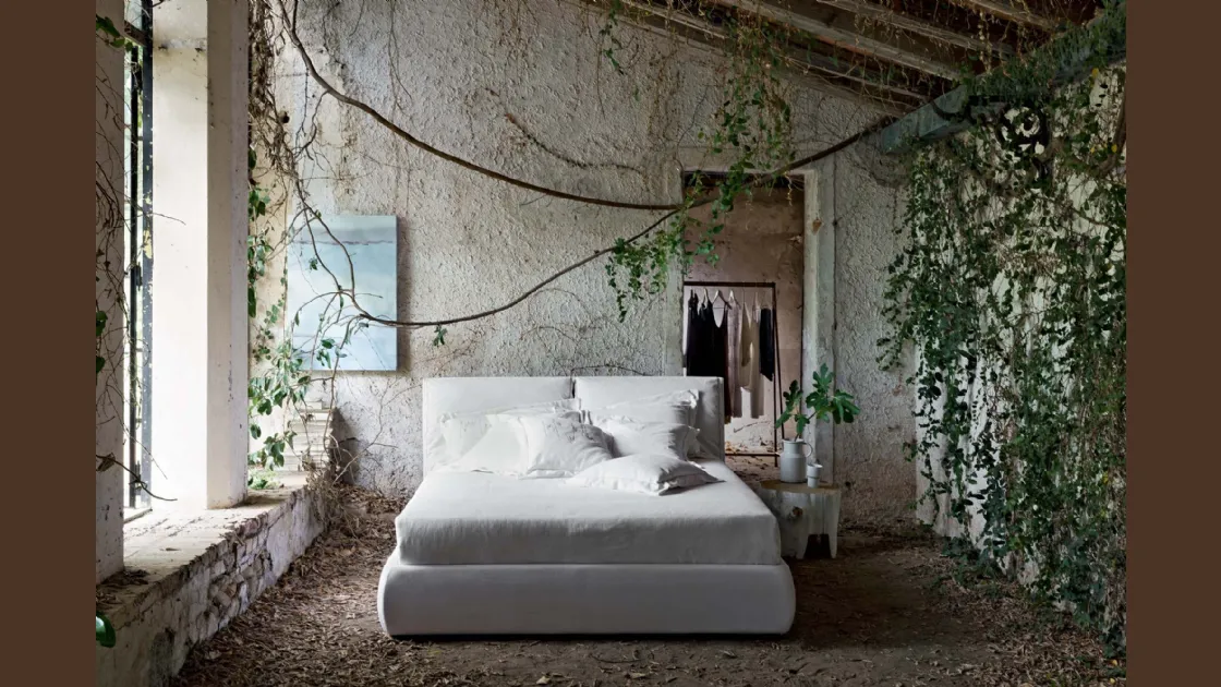 Letto con testiera Gipsy di Veneran