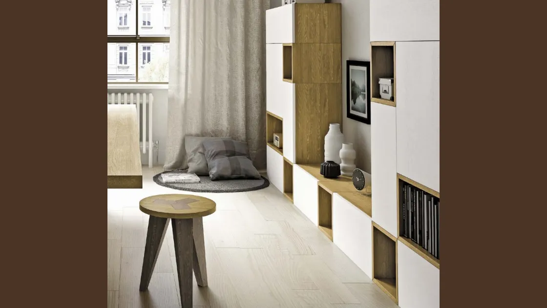 Parete Attrezzata con ante in laccato bianco e struttura in legno naturale Biochic Funny 01 di Domus Arte