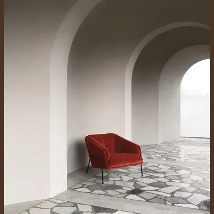 Poltroncina in tessuto morbida e accogliente Fashion di Nicoline