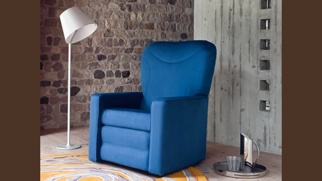 Poltrona Relax con meccanismo alzapersona Stylo di Rigosalotti