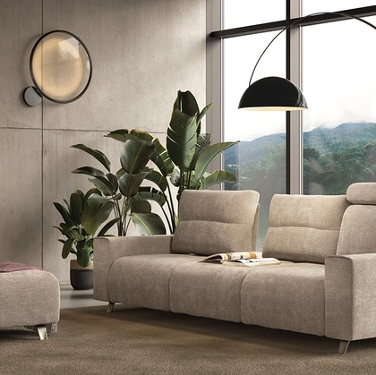 Divano lineare Push con schienale regolabile in due profondità di Rigosalotti