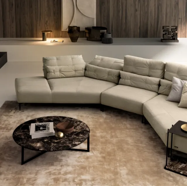 Divano in tessuto elegante e confortevole caratterizzato da linee morbide Wave di Nicoline