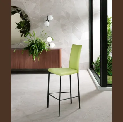Sgabello Slim con seduta rivestita in pelle di Riflessi