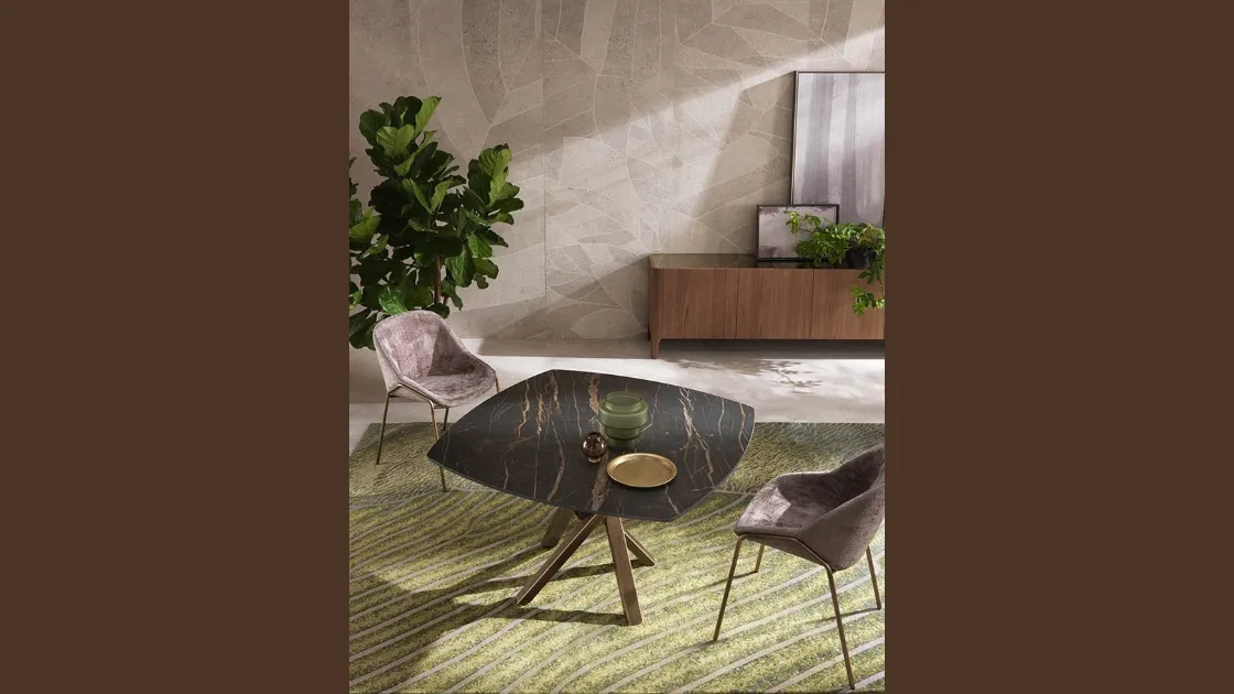 Tavolo allungabile Shangai Square con top in ceramica e base in alluminio verniciato di Riflessi