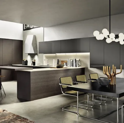 Cucina Design angolare con penisola in legno e laccato antracite Arena 07 di Maistri