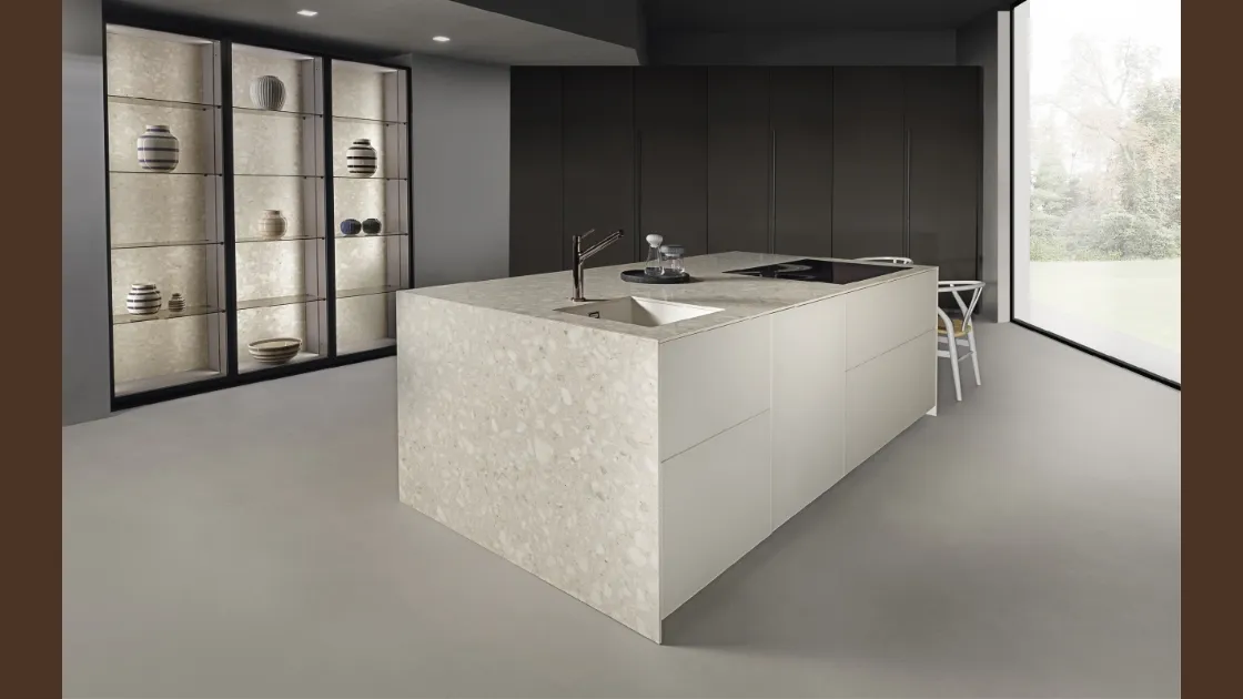 Cucina Design con isola Arena in laccato di Maistri