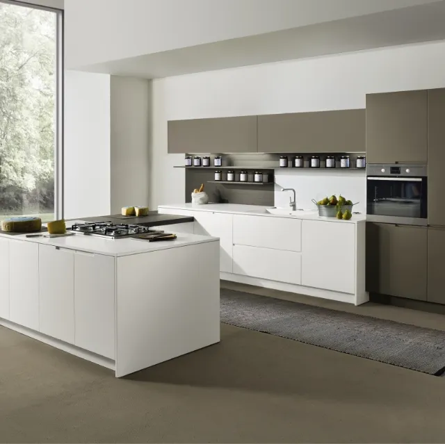 Cucina Design angolare con penisola in laccato opaco in due colori a contrasto Arena 08 di Maistri