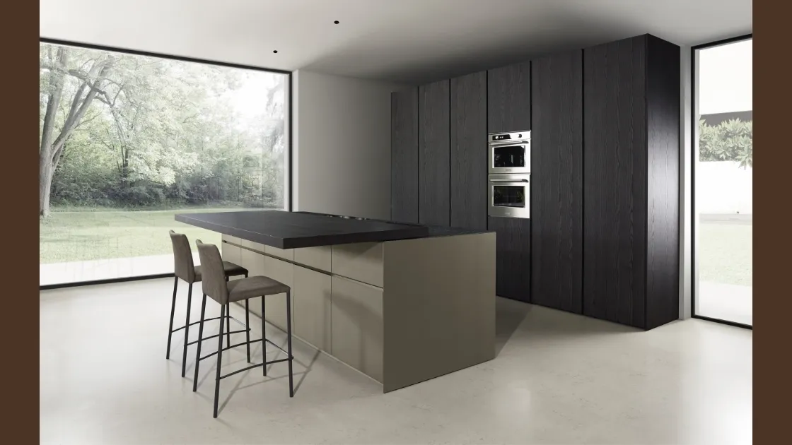Cucina Design lineare con penisola in laccato opaco e legno Giza 04 di Maistri