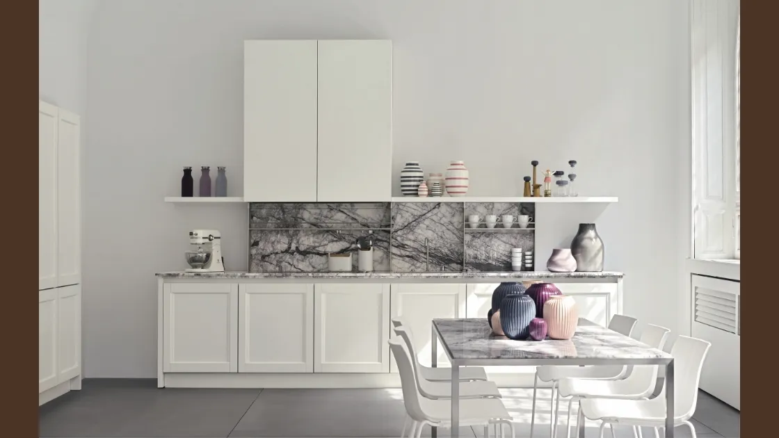 Cucina Design in laccato bianco e marmo Tabia 01 di Maistri