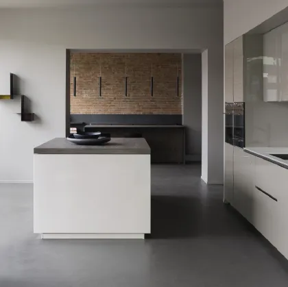 Cucina Design linerae in laccato lucido Viva 05 di Maistri