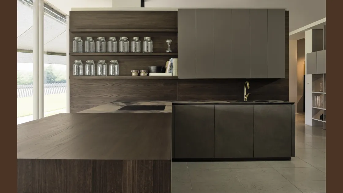 Cucina Design angolare in laccato e legno con top in marmo Viva 06 di Maistri