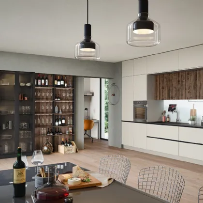 Cucina Moderna lineare Trend Linea in finitura polvere seta e rovere termocotto di Forma la cucina
